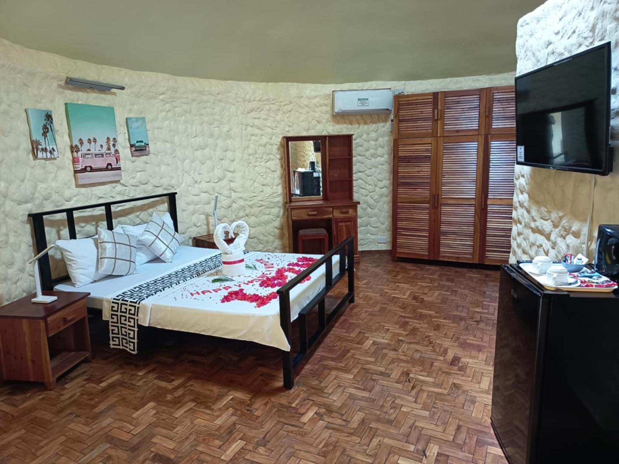 Midnite Inn Panglao Exterior foto